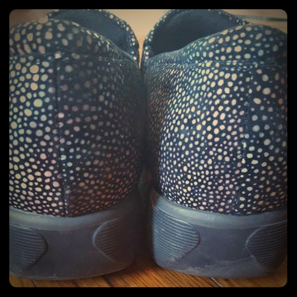 SOLD ON FB 7-10-17 Grey's Anatomy Meredith Shoes - Picture 6 of 8