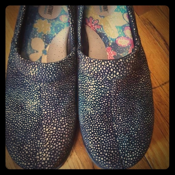 SOLD ON FB 7-10-17 Grey's Anatomy Meredith Shoes - Picture 7 of 8