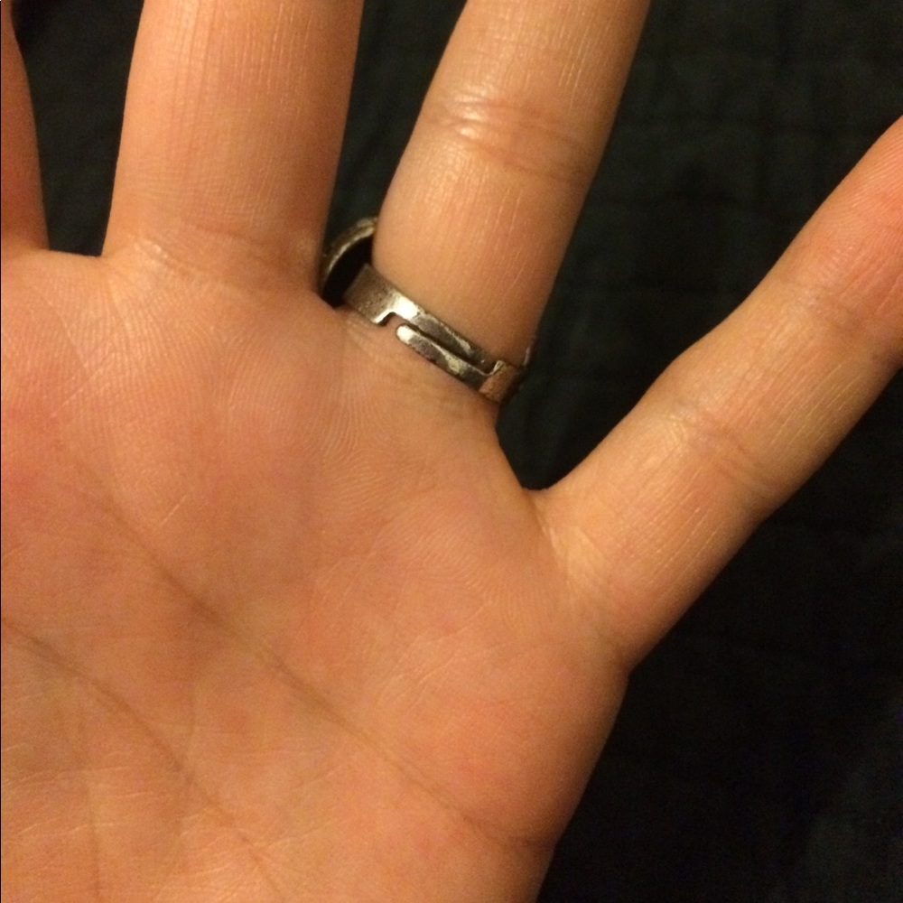 Ring - Picture 3 of 4
