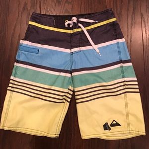 Boys Quicksilver Boardshorts Sz 24