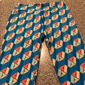 LuLaRoe OS leggings