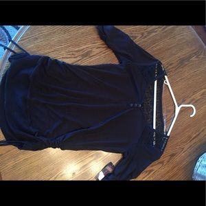 Black Lace Juniors Mid-Sleeve