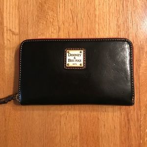 Dooney & Bourke wallet