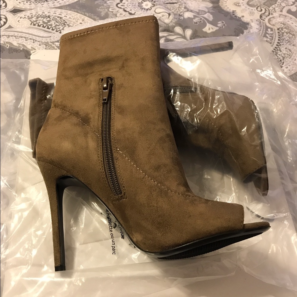 Aldo Open Toe Boots Size 6 - Picture 2 of 3
