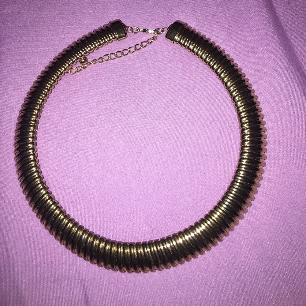 Gold Neckless has only been used 2 times.