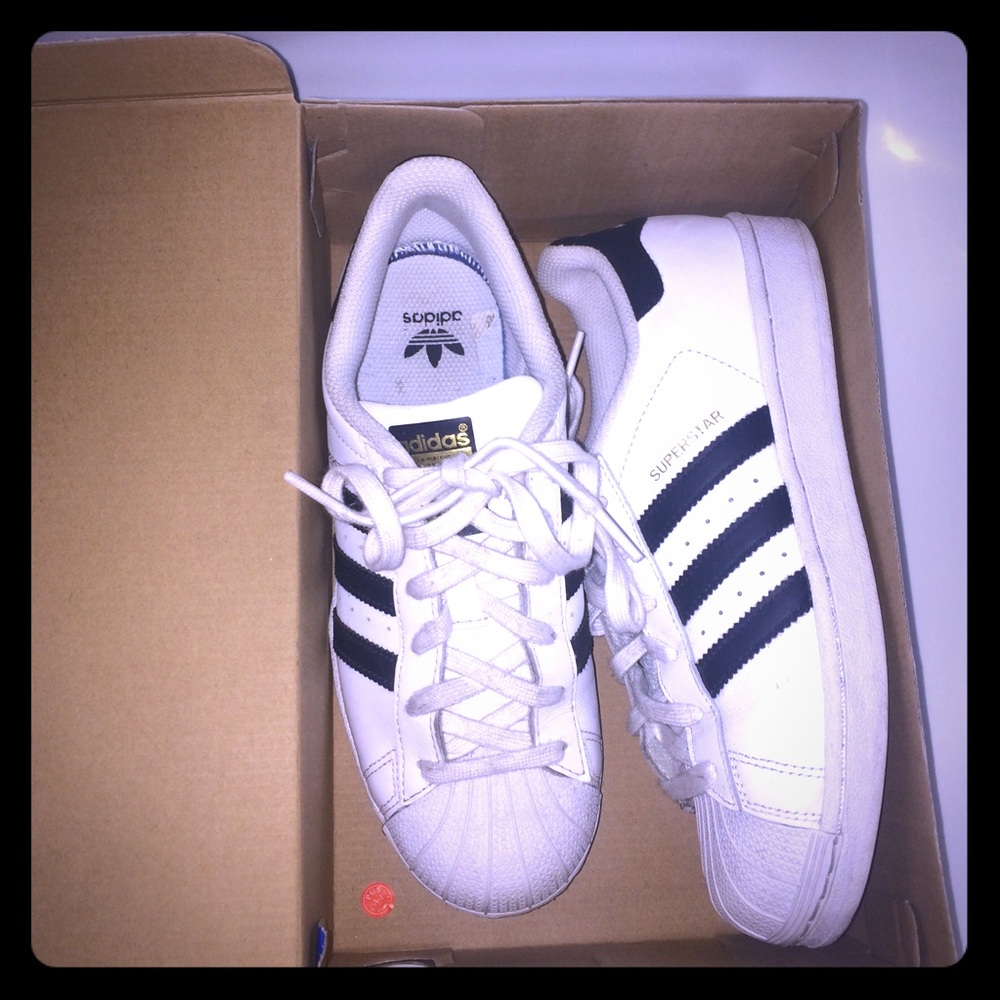 Adidas Superstars women
