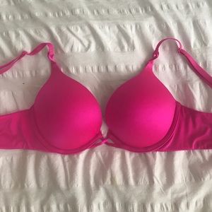 VS Bombshell Plunge