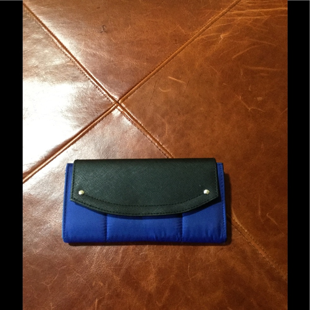 Avon Quilted wallet