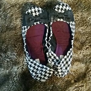 Adorable Vera Wang Flats