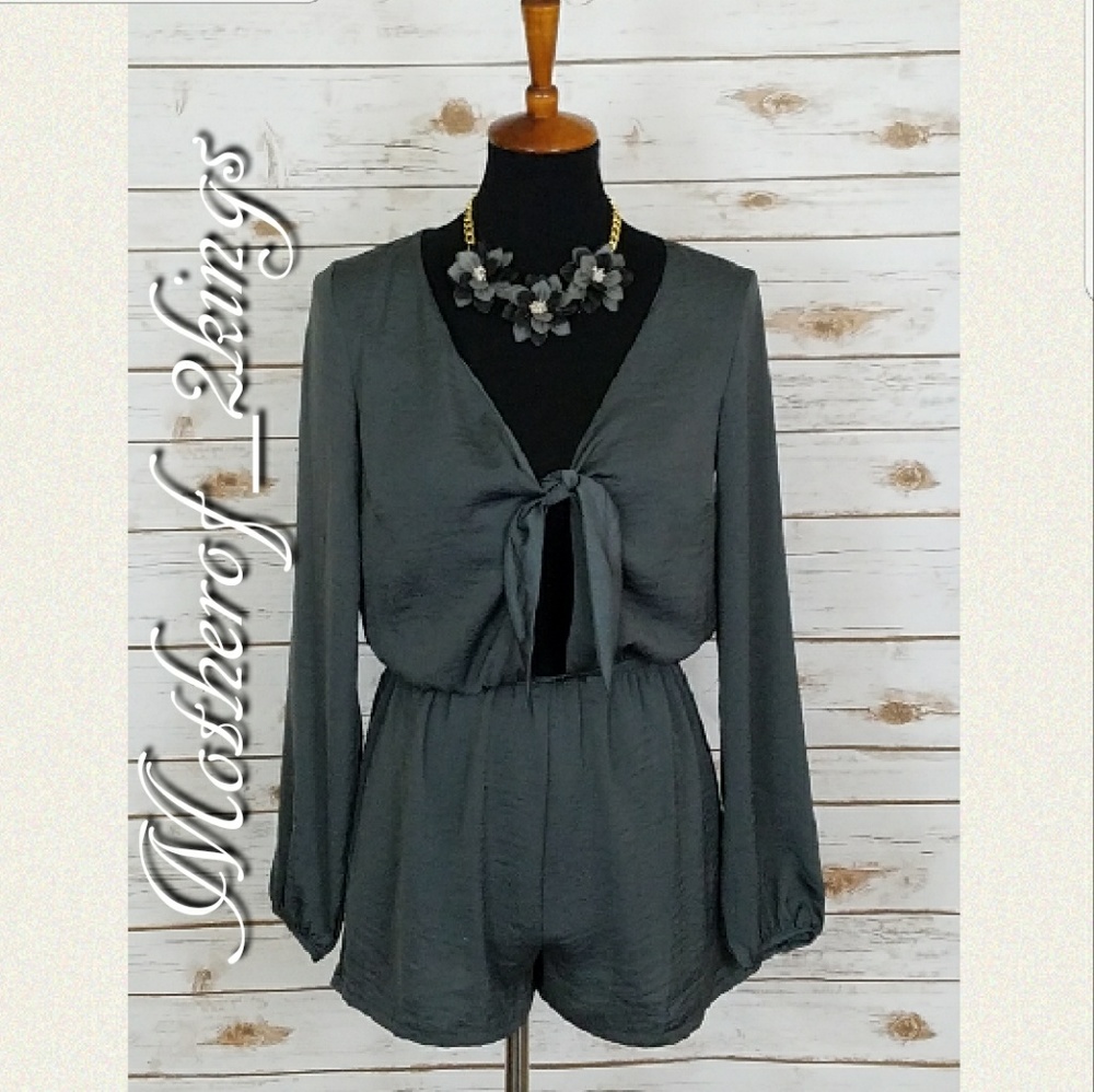 π SEXY "TIE FRONT" ROMPER - Picture 4 of 4