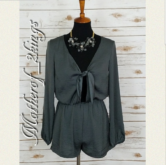 ๐  SEXY "TIE FRONT" ROMPER - Picture 4 of 4