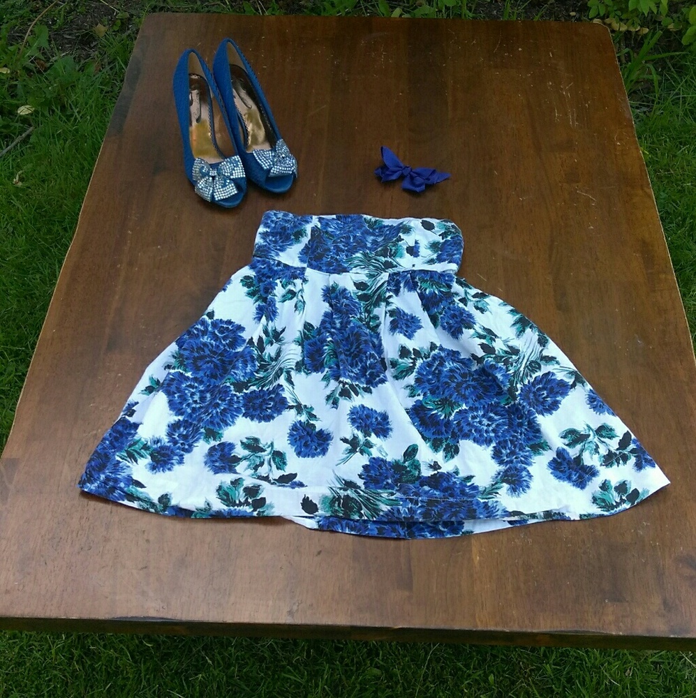 Outfit, Forever 21 Strapless Blue Floral Sun Dress