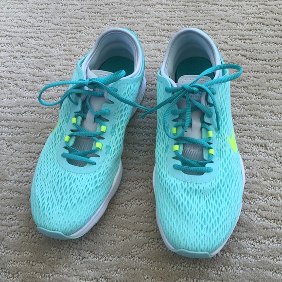 1 left 💥 SOLD OUT 💥Aqua Blue Nike Training - Picture 2 of 3
