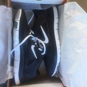 WMNS Nike Free 5.0 TR Fit 4 size 6.5 *NEW*