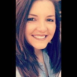 Meet your Posher, Caitlin