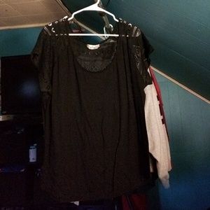 Black Tee *OPEN TO OFFERS*