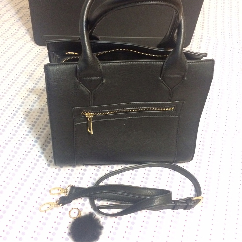Forever 21 Hand/shoulder bag.