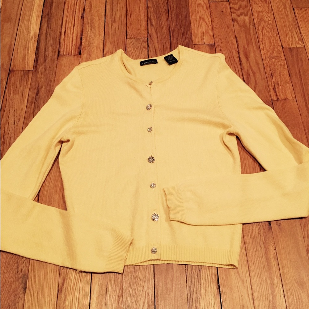 Gorgeous detailed spring cardigan