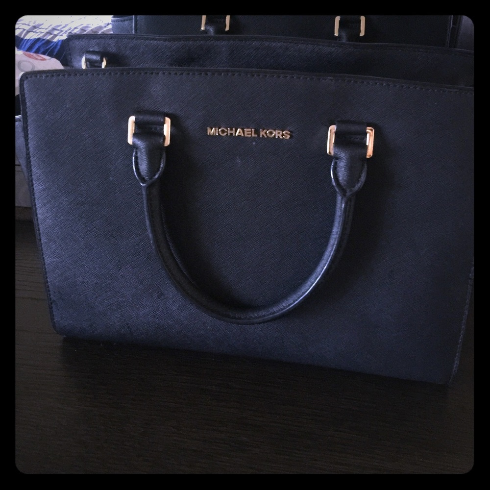 Michael Kors black bag in great condition.