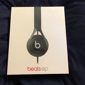 BRAND NEW BEATS BY DR.DRE