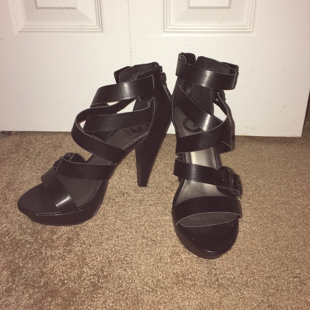 Black Guess heels. Size 6.5. EUC