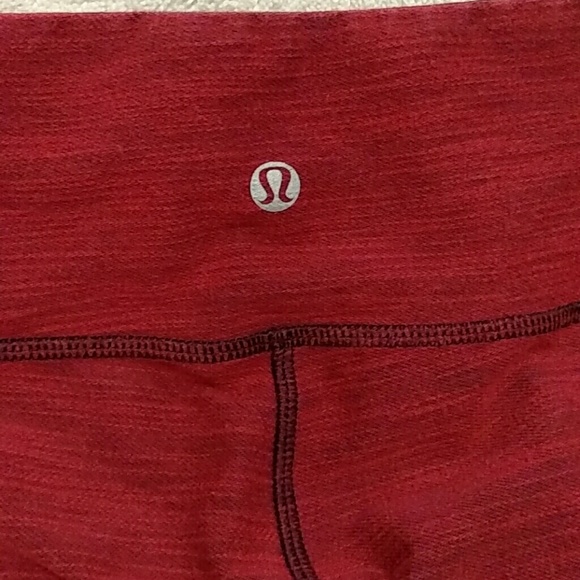 Lululemon Virtue Energy Pant in Cranberry sz 4 - Picture 4 of 4