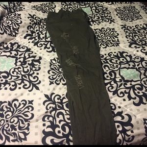 NWOT Army Green 2xl jeans. Never worn.