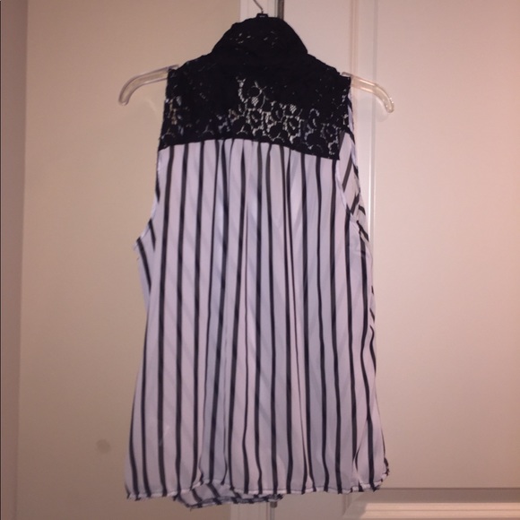 Women's blouse 🇺🇸FINAL PRICE🇺🇸 - Picture 2 of 2