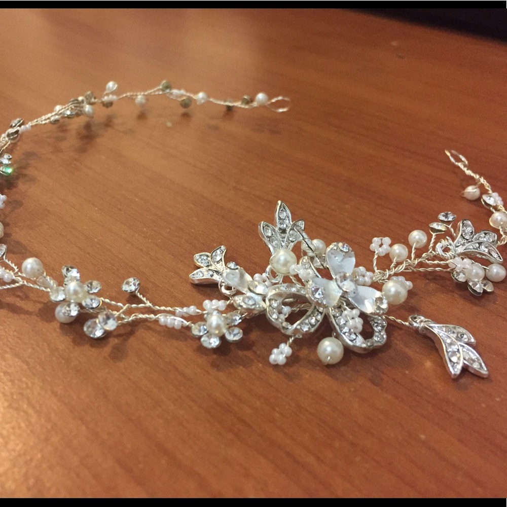 Pearl and clear crystals tiara
