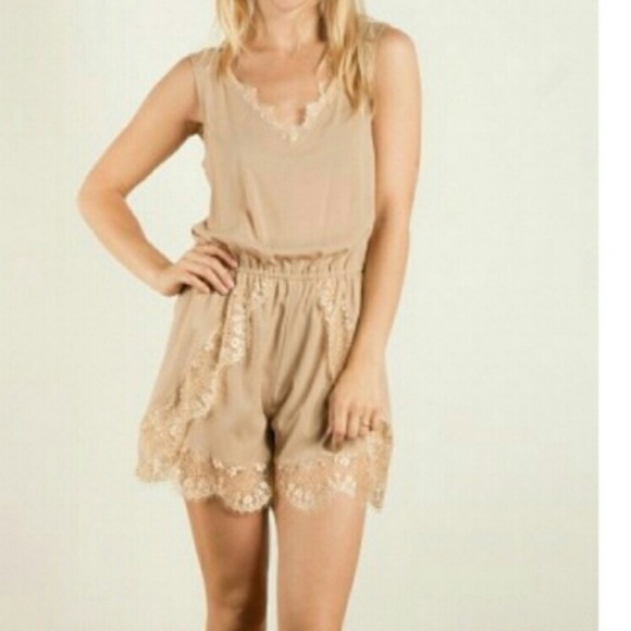 💕Pretty Romper💕 - Picture 2 of 5