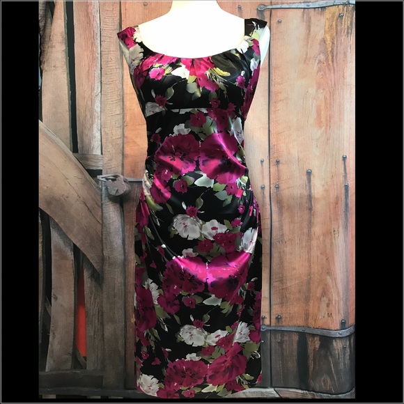 Maggy London Dresses & Skirts - Gorgeous Maggy London dress 🌺offers welcome🌺