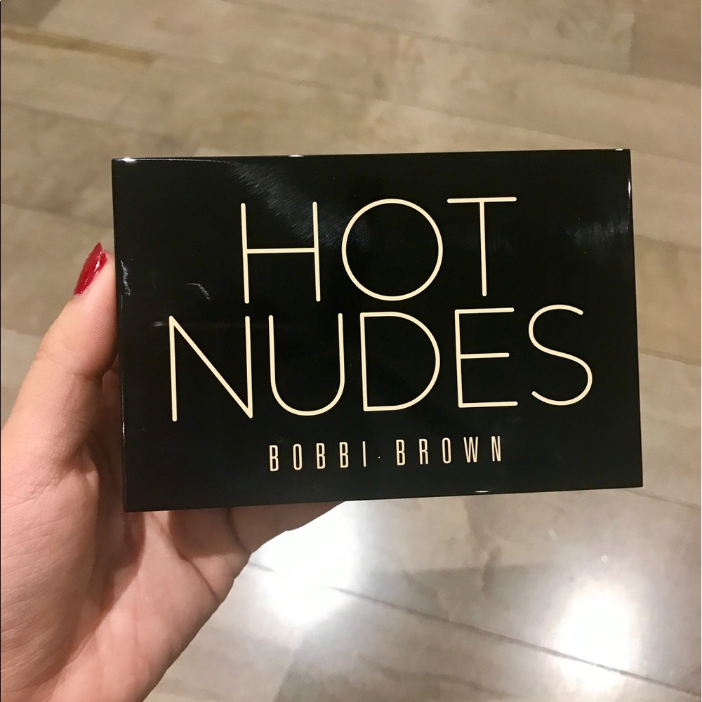 Bobbi Brown Hot Nudes eyeshadow palette