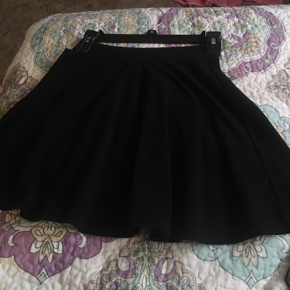 Black skater skirt