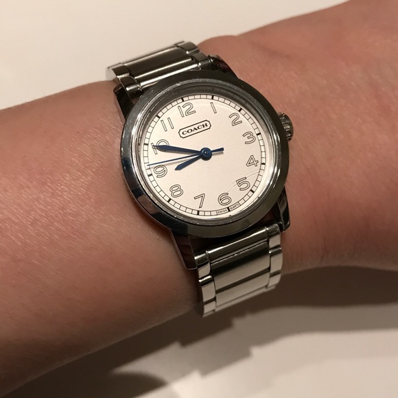 Coach ladies watch - Picture 2 of 8