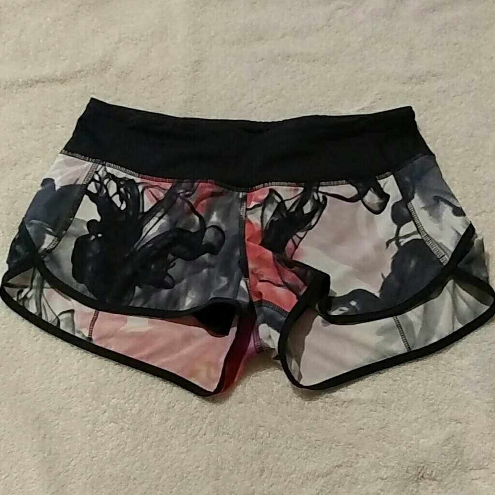 Lululemon Unicorn Tears Speed Shorts sz 4 EEUC