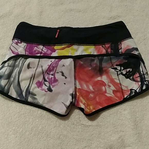 Lululemon Unicorn Tears Speed Shorts sz 4 EEUC - Picture 2 of 4