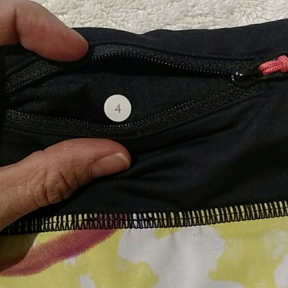 Lululemon Unicorn Tears Speed Shorts sz 4 EEUC - Picture 3 of 4