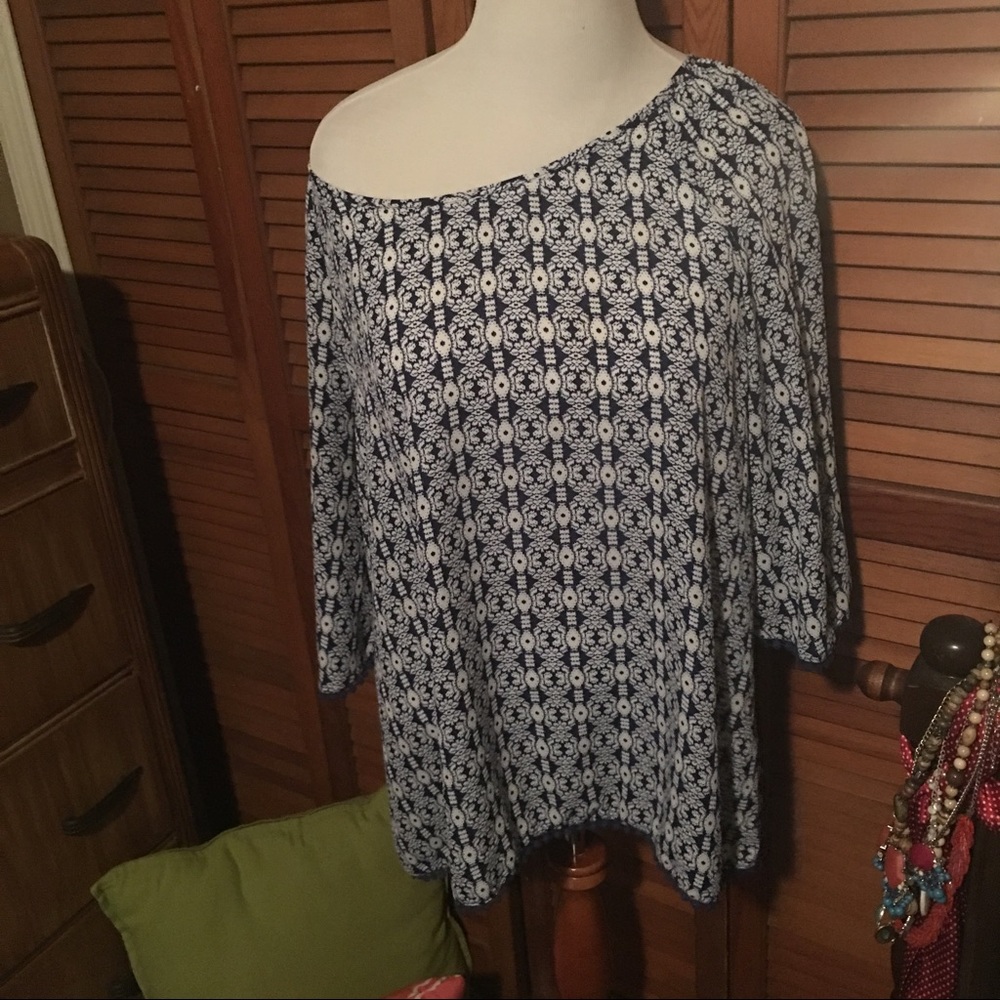 Plus size tunic .. boat neck!! Pretty