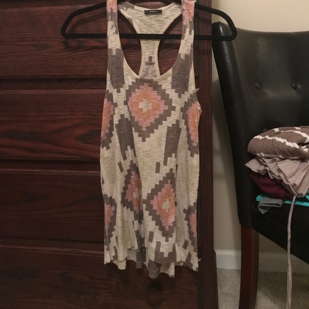 Like new Boutique Enti size small razor back