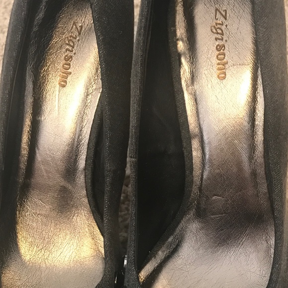 Heels - Picture 3 of 3