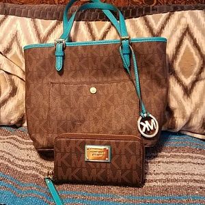 Used Michael kors purse and wallet