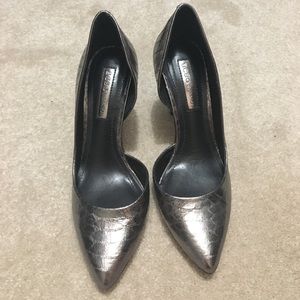 Silver metallic d'orsay pumps - size 4.5