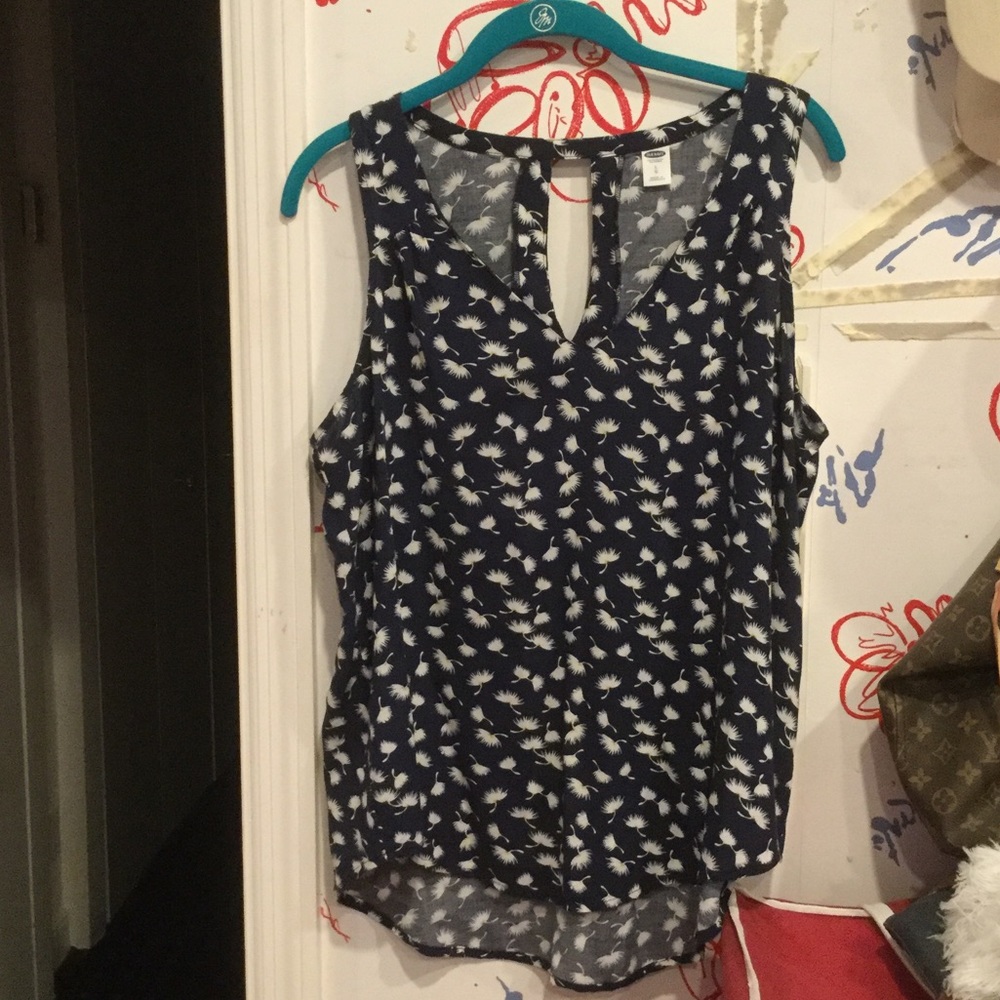 Sleeveless blouse -navy blue with flowers