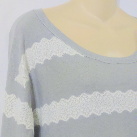 American Eagle Outfitters Gray Lace Print Sweater * - Picture 2 of 4