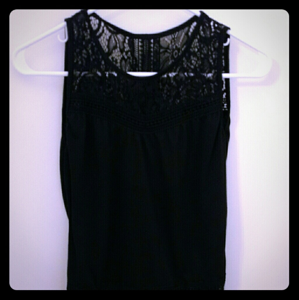 Open back lace tank top