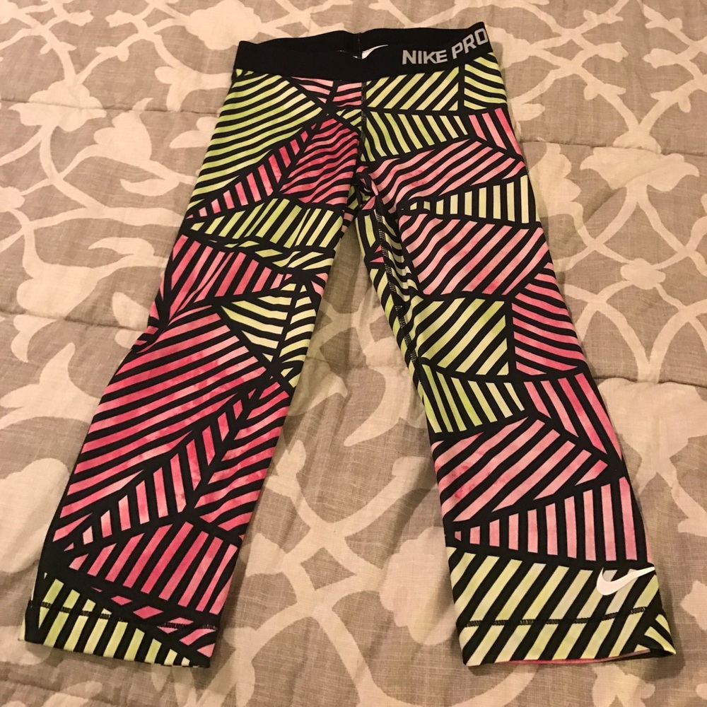Nike pro tights small cropped