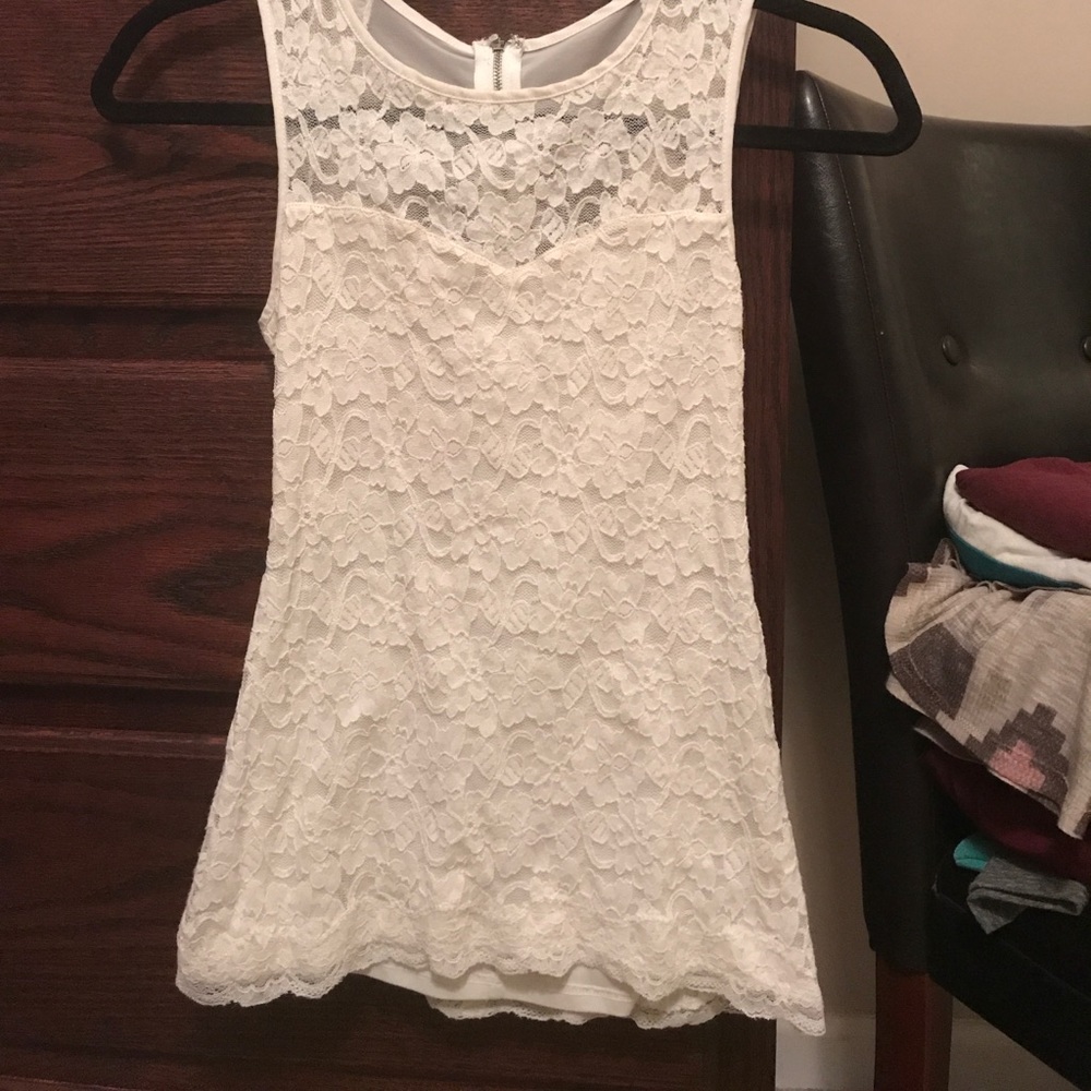 Express fitted xs lace tank
