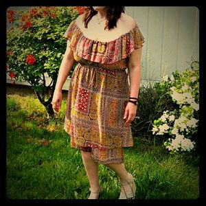 💕PRICE DROP!!💕🌙 Boho Off the Shoulder Dress