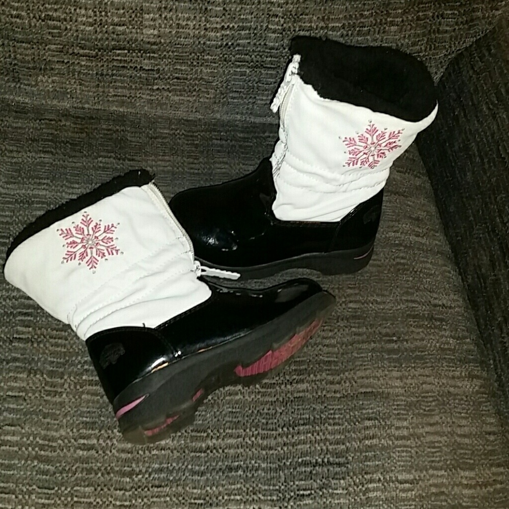 Girls snow boots