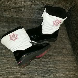 Girls snow boots